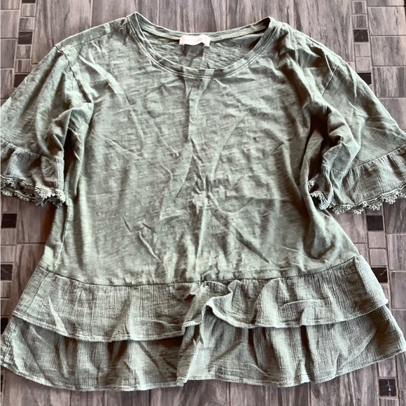 Altar’d State Top - Size M - Picture 1 of 5